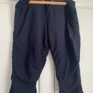 Light-Weight Capris